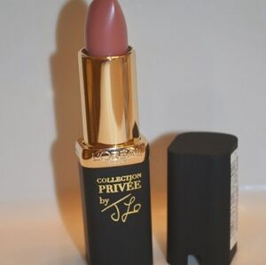 Jennifer's nude loreal lipstick